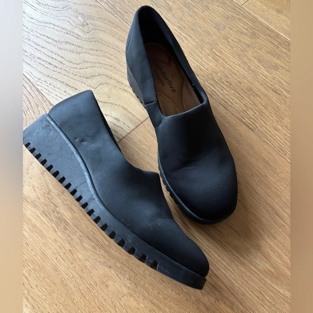 Comfortivia dana slip resistant slip in wedge womens 6 black